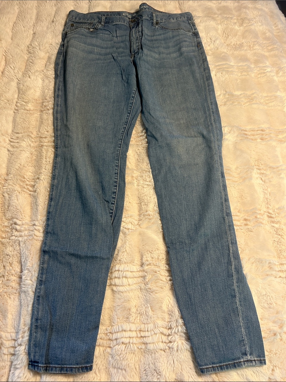 Eddie Bauer Boyfriend Mid-Rise Slim Jeans in Medium Blue Wash